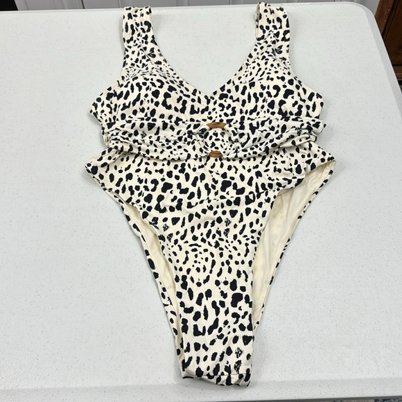 NWT ToLuca Swim Artemis One Piece Leopardus - Picture 2 of 5